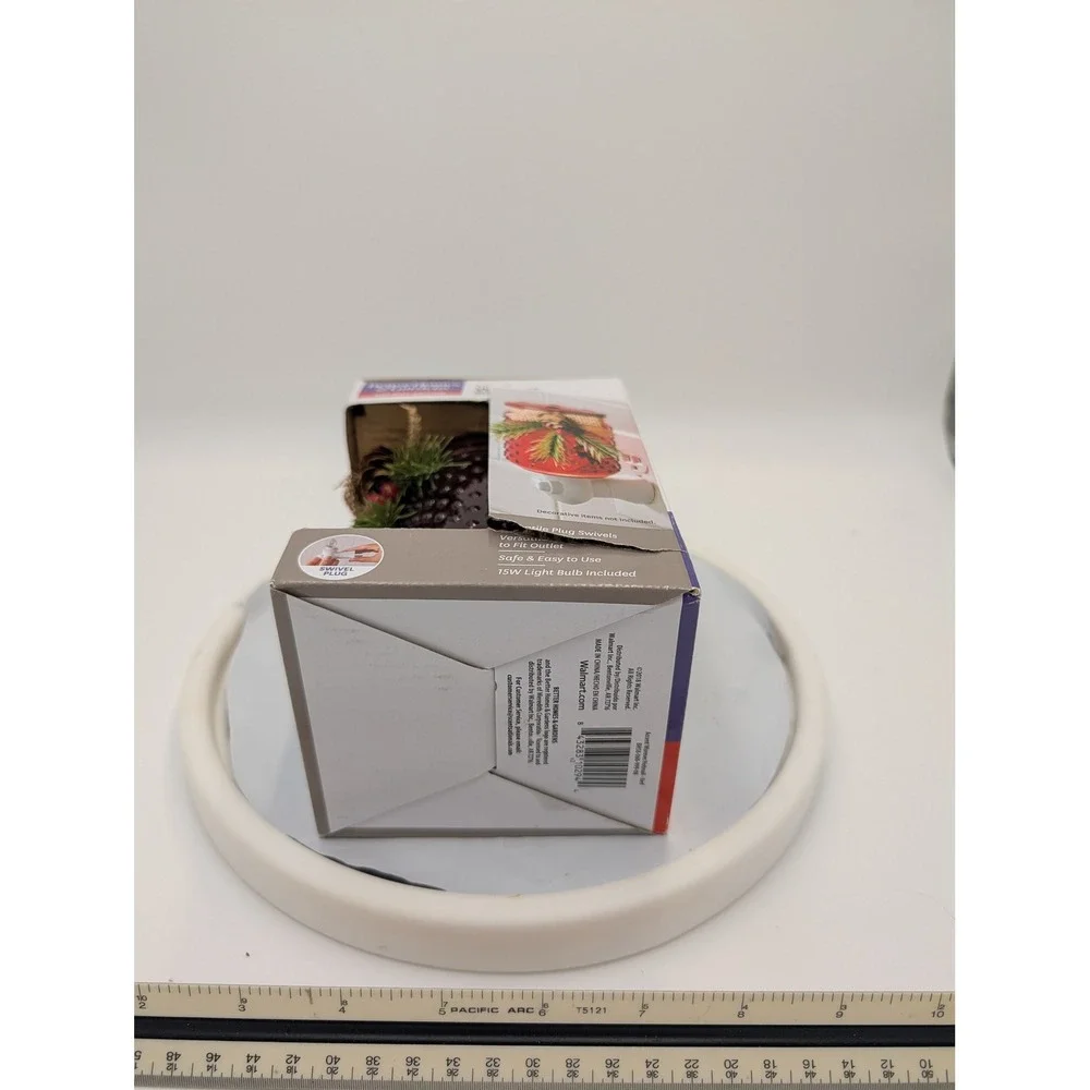 Better‎ Homes & Gardens Holiday Accent Warmer Hobnail Red Plug-In Wax Melter NEW